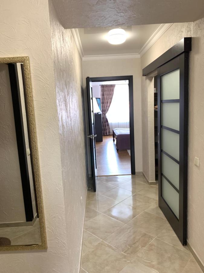 Центр. Поруч Парк Та Став Ternopil Exterior foto