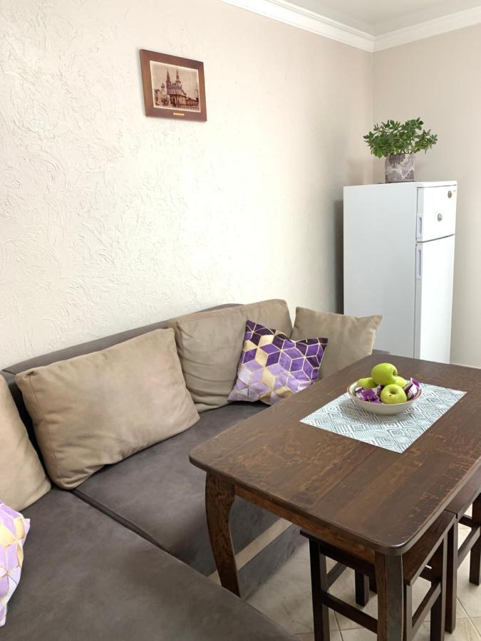 Центр. Поруч Парк Та Став Ternopil Exterior foto