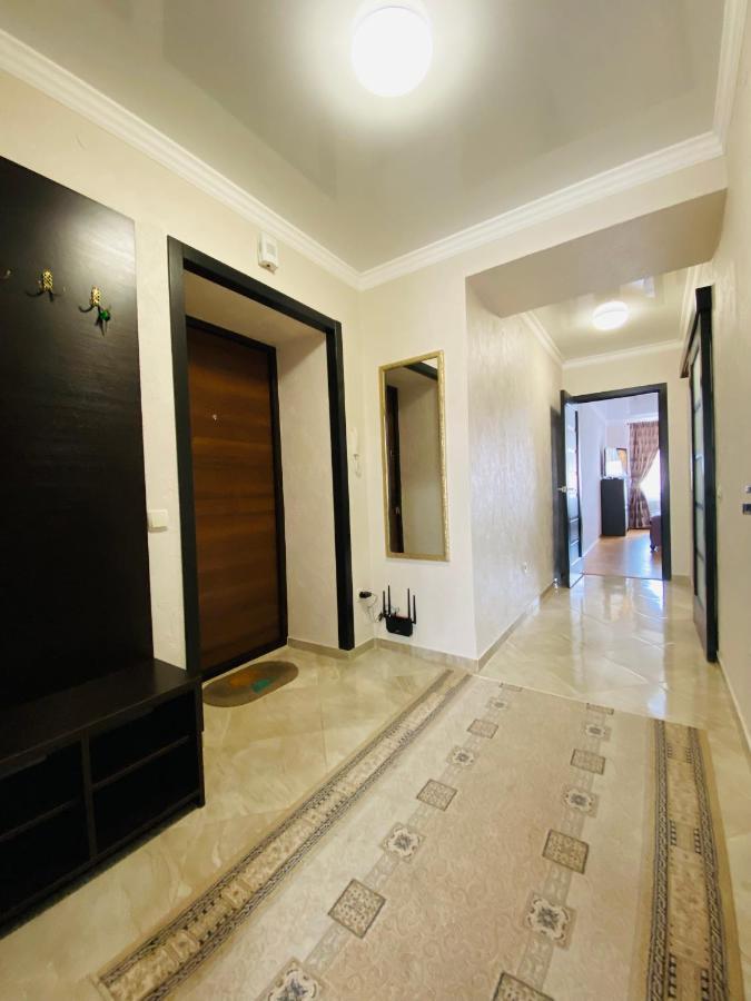 Центр. Поруч Парк Та Став Ternopil Exterior foto