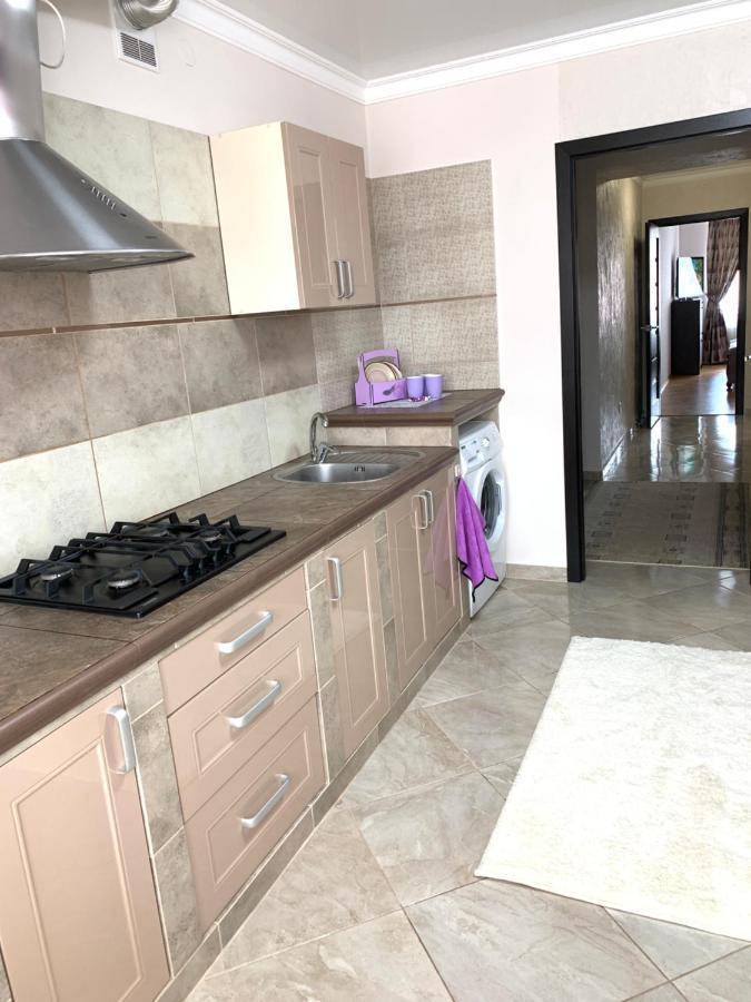 Центр. Поруч Парк Та Став Ternopil Exterior foto